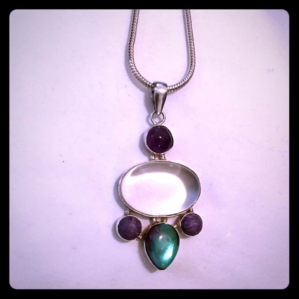 Pendant New